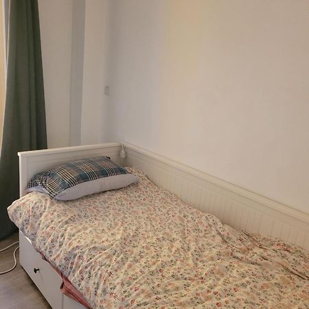 Rooms For Vacation Валлорис Экстерьер фото